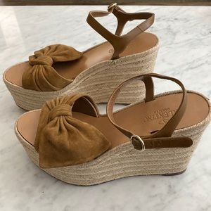 Valentino Tropical Bow Wedge Tan/Camel - Size 7.5.    37.5EU